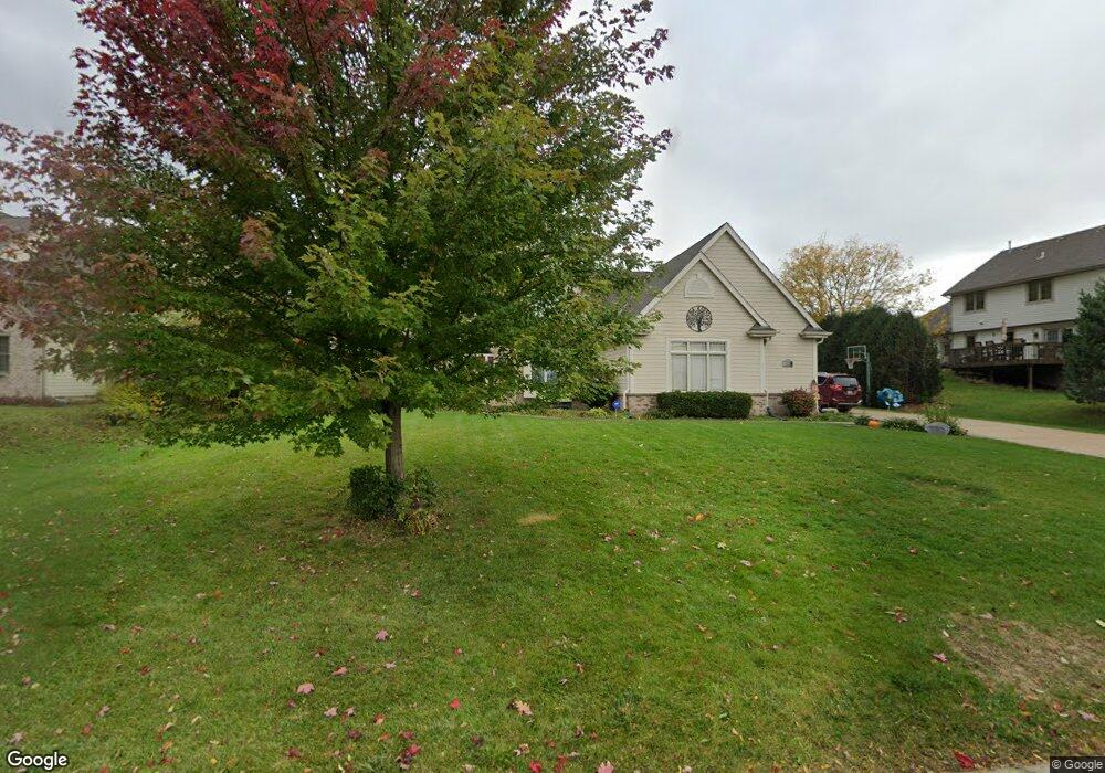 W132N6677 Westview Dr, Menomonee Falls, WI 53051 - photo 1