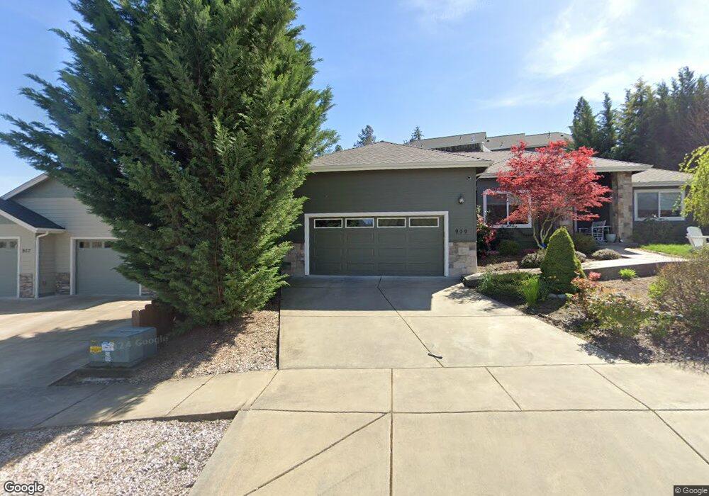 909 NW Bishop St unit Lt 12, Grants Pass, OR 97526 - photo 1