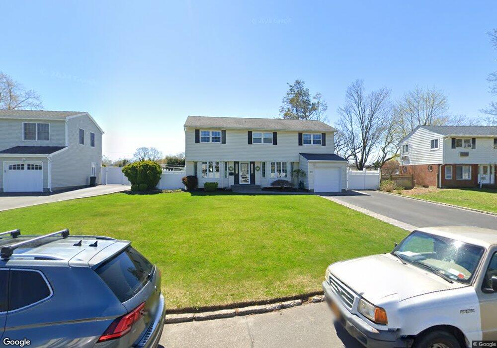 40 Walter Ct, ComMacK, NY 11725 - photo 1