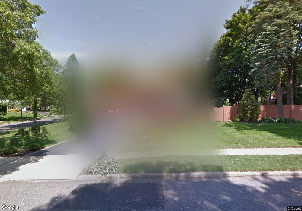 23 Sycamore Ln, ComMacK, NY 11725 - photo 1