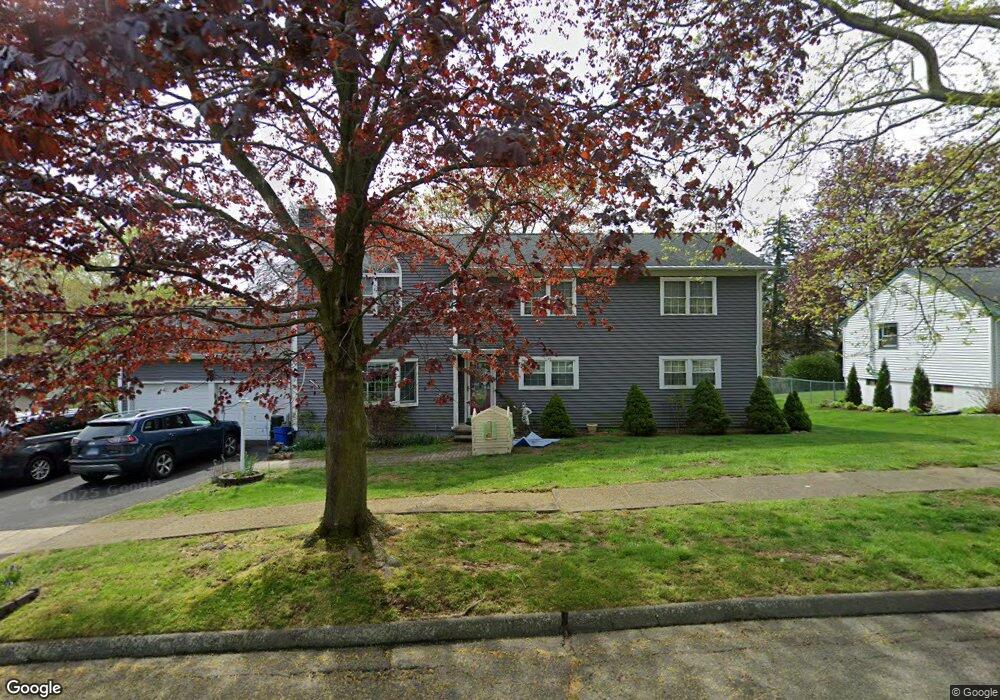 55 Hitching Post Ln, Stratford, CT 06614 - photo 1