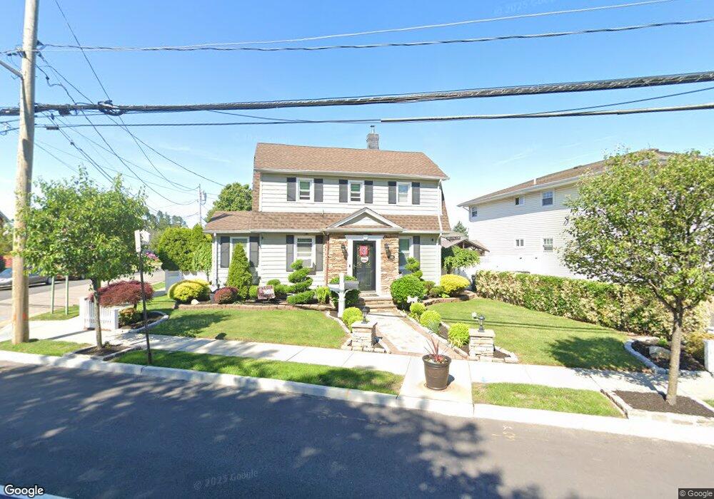 249 Roslyn Rd, Mineola, NY 11501 - photo 1