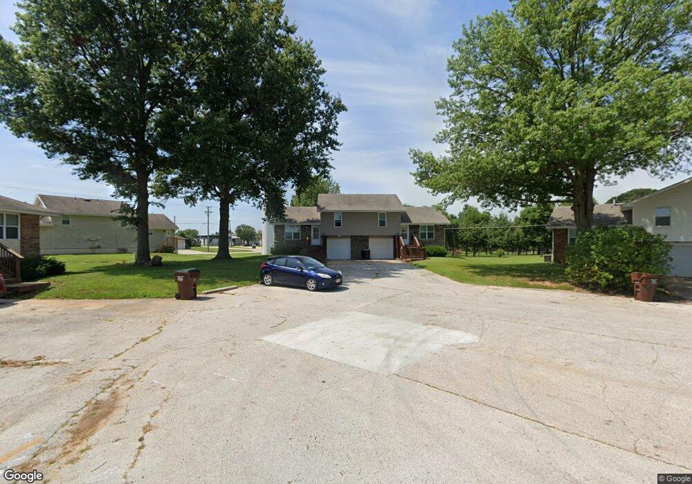 1813 Tower Cir, Nixa, MO 65714 - photo 1