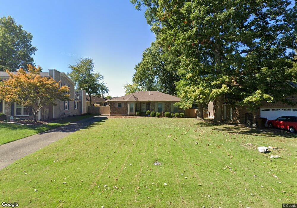 7802 Apple Valley Dr, Louisville, KY 40228 - photo 1