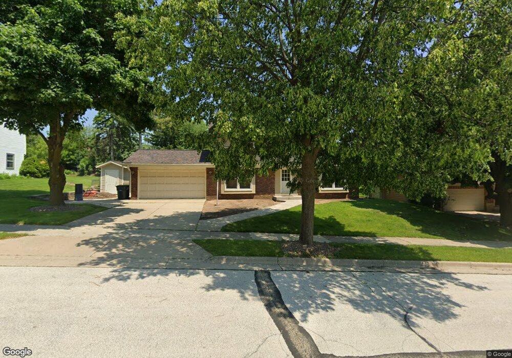 1911 Harvest Ln, Waukesha, WI 53186 - photo 1