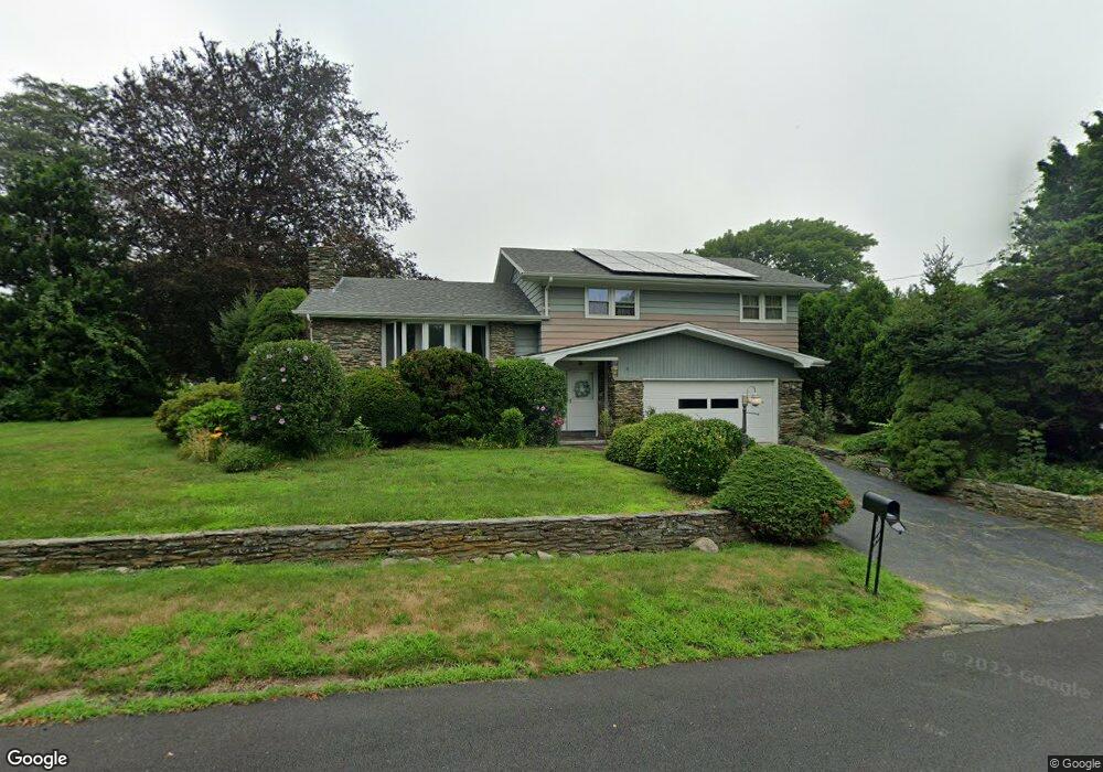 16 William St, South Dartmouth, MA 02748 - photo 1