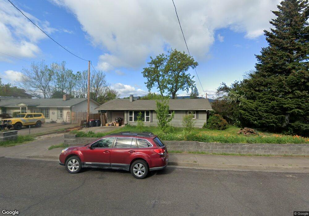 610 S 4th St, Central Point, OR 97502 - photo 1