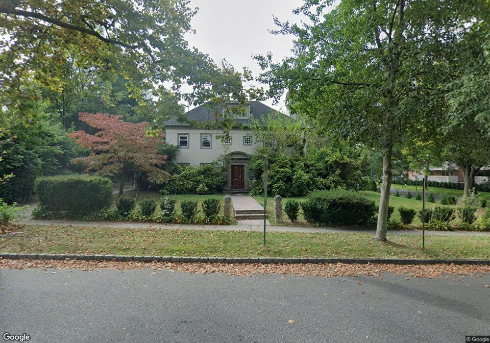 110 Hill Park Ave, Great Neck, NY 11021 - photo 1