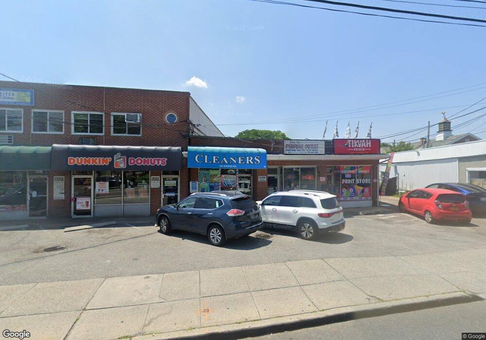 162 Shore Rd, Port Washington, NY 11050 - photo 1