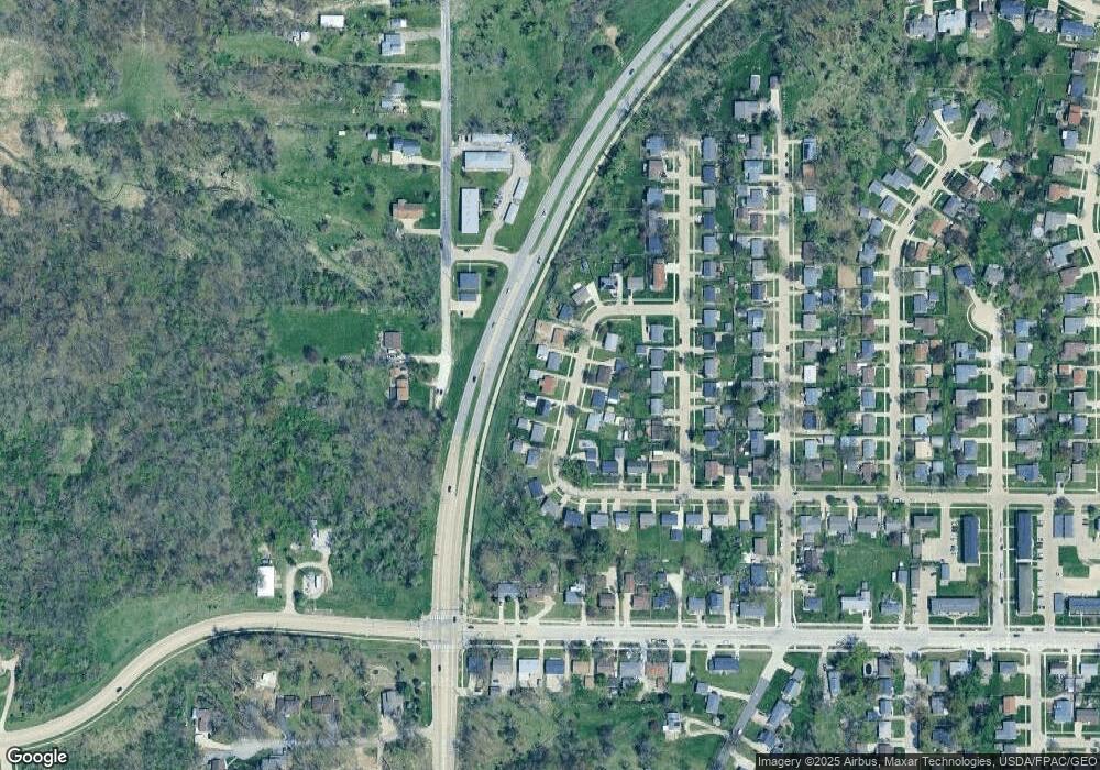 1632 Elaine Dr NW, Cedar Rapids, IA 52405 - photo 1