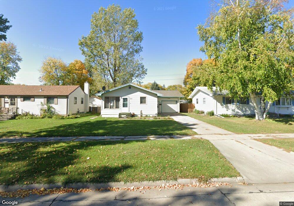 914 S 18th St, Grand Forks, ND 58201 - photo 1