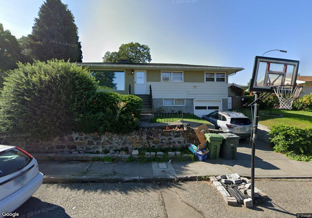 1722 E 15th St, the Dalles, OR 97058 - photo 1