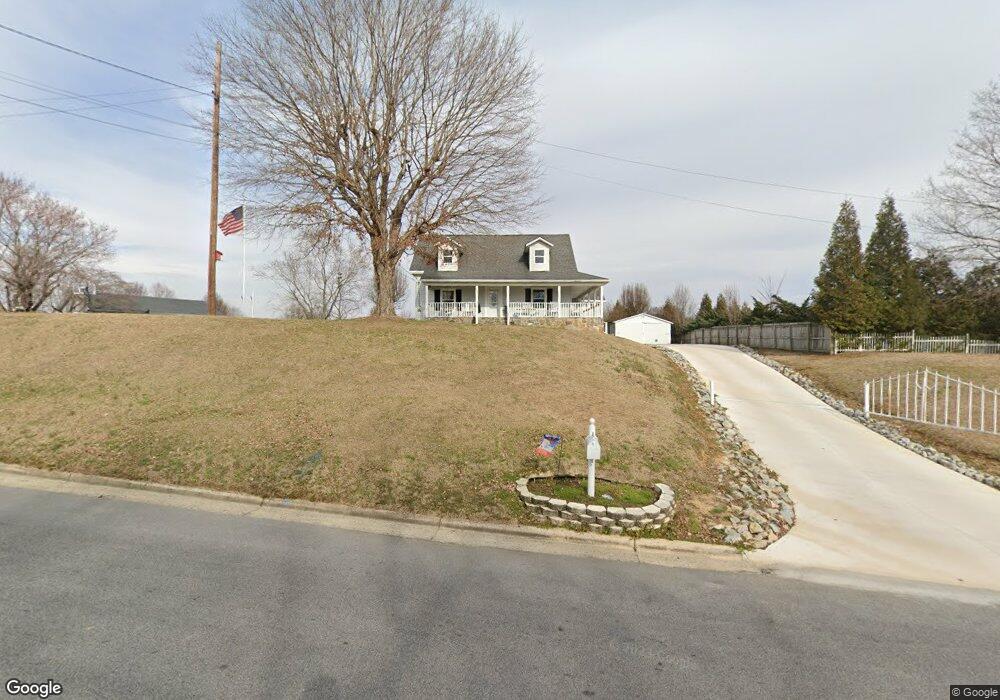 551 Oakdale Rd, Jamestown, NC 27282 - photo 1