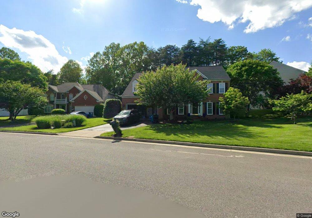 4920 Berkshire Woods Dr, Fairfax, VA 22030 - photo 1