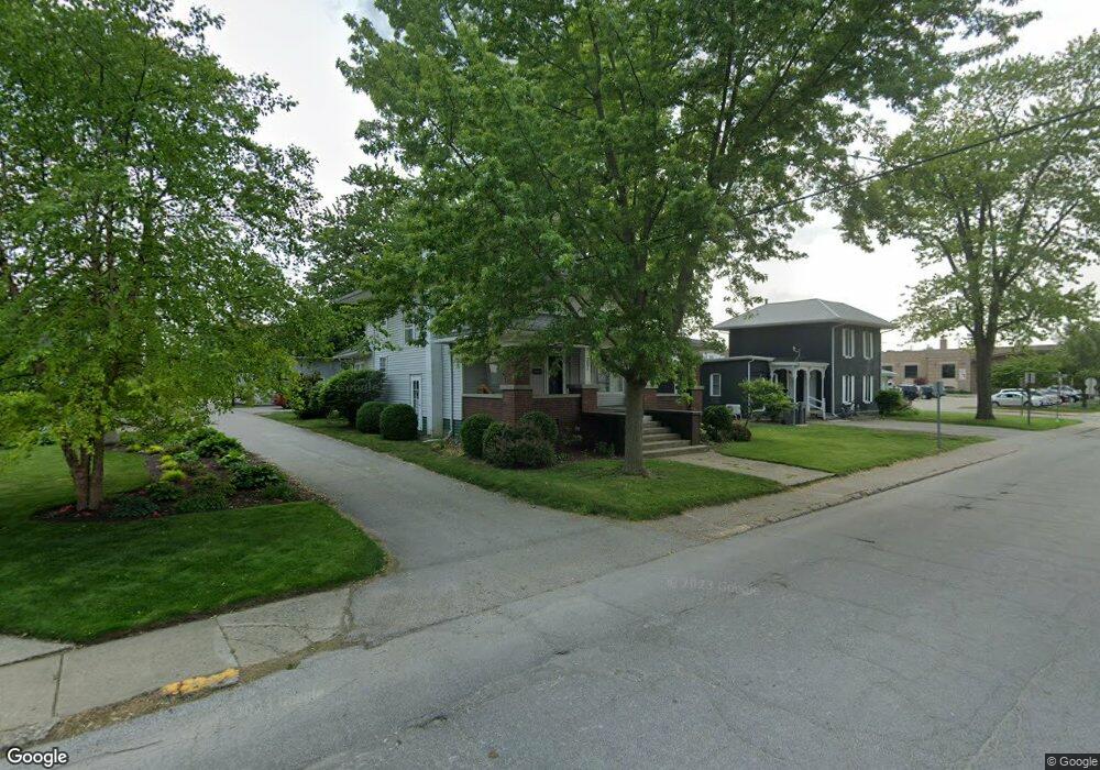 207 E Walnut St, Nappanee, IN 46550 - photo 1