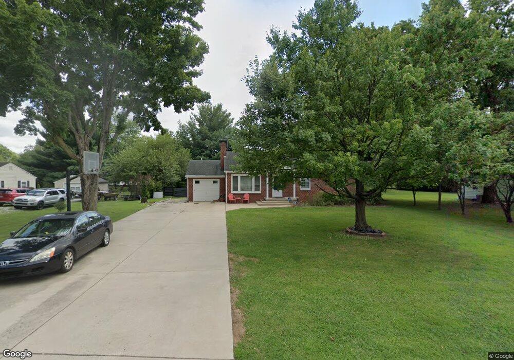 1617 Locust Dr, Columbus, IN 47203 - photo 1