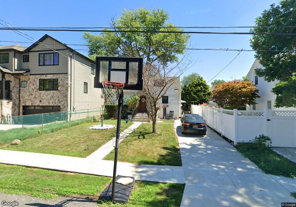 82 Beverly Ave, Staten Island, NY 10301 - photo 1