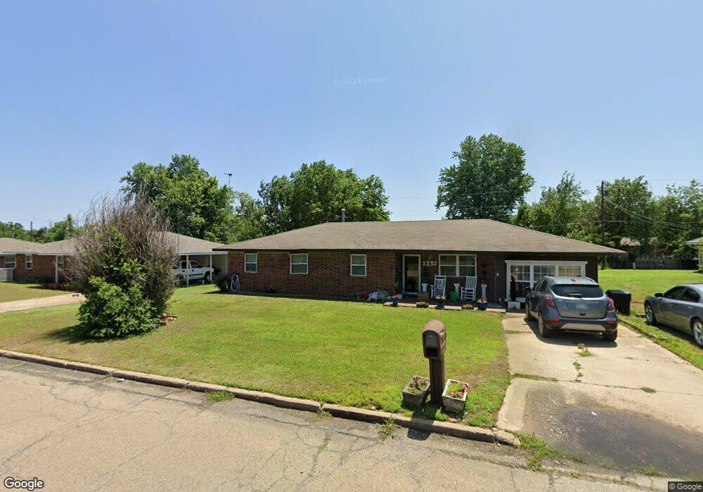 1231 E 4th St, Cushing, OK 74023 - photo 1