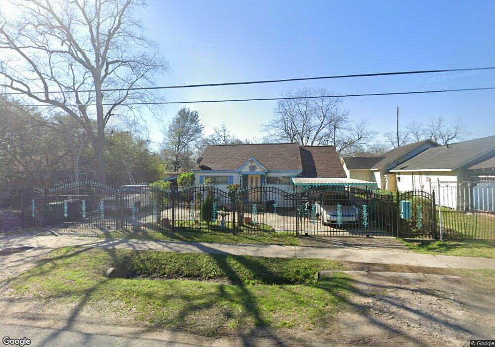 8305 Helmers St, Houston, TX 77022 - photo 1