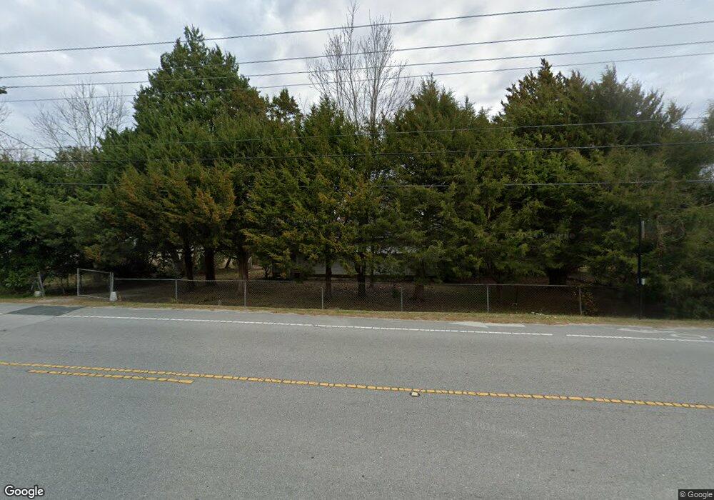 913 Country Club Rd, Jacksonville, NC 28546 - photo 1