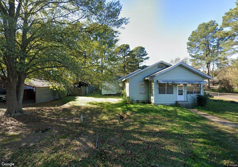 1021 N Maple St, Stuttgart, AR 72160 - photo 1