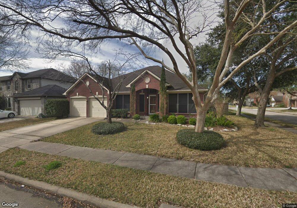 4802 Widerop Ln, Friendswood, TX 77546 - photo 1