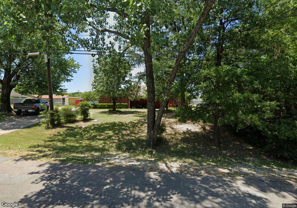 1511 Franklin Ave, Bonham, TX 75418 - photo 1
