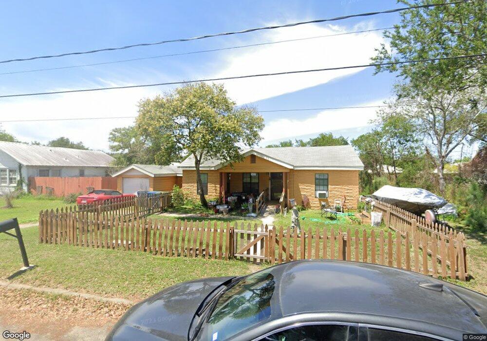 303 E Randall St, Beeville, TX 78102 - photo 1