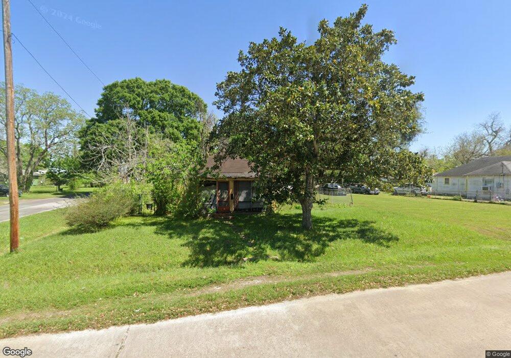 2401 Avenue C, Bay City, TX 77414 - photo 1