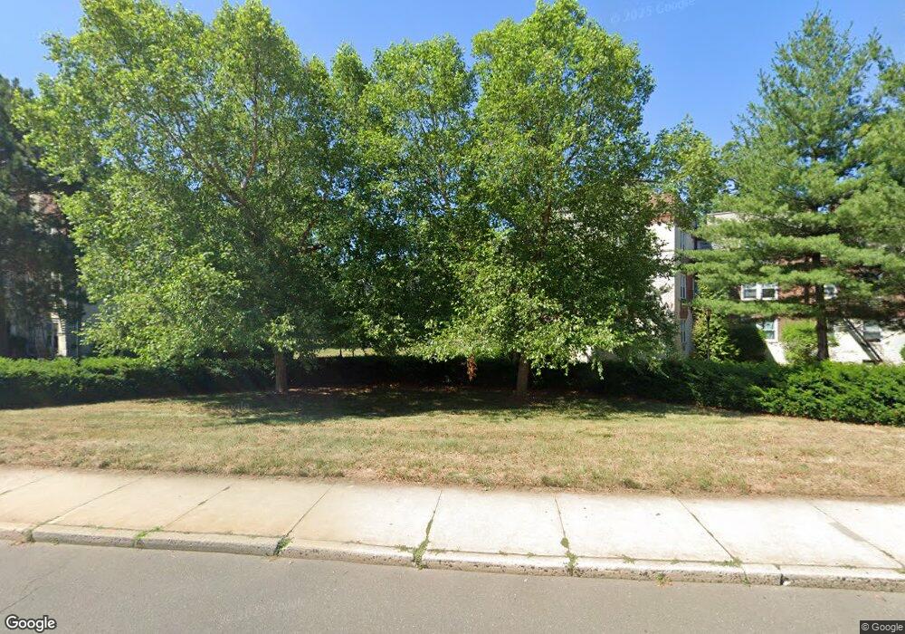 140 Woodside Green (Summer St) St unit 1B, Stamford, CT 06901 - photo 1