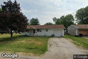 9 Melrose Ln, Lewistown, IL 61542