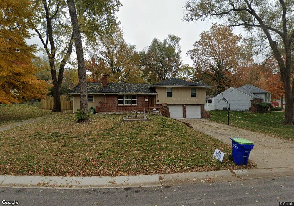 5335 Lucille Ln, Shawnee, KS 66203 - photo 1