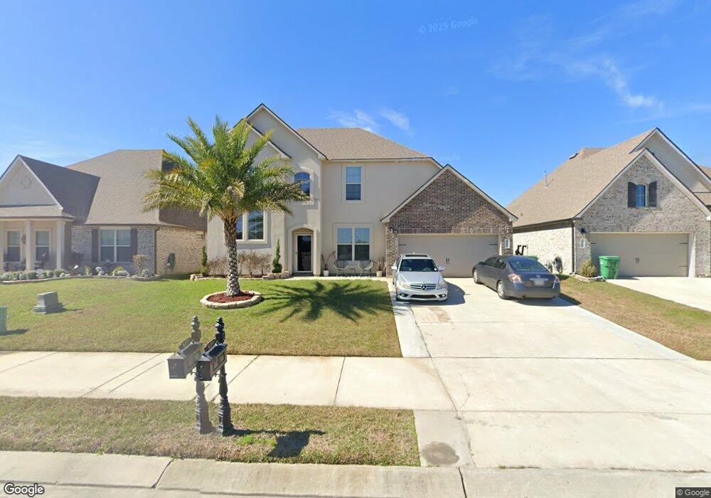 607 Lakeshore Village E, Slidell, LA 70461 - photo 1