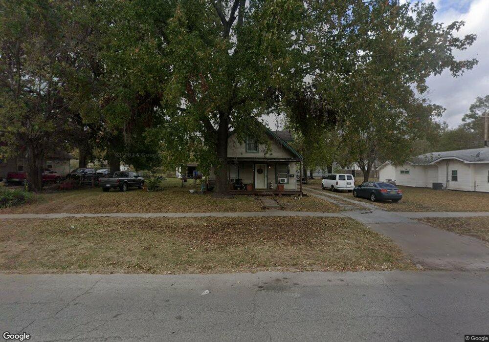 1118 N Okmulgee Ave, Okmulgee, OK 74447 - photo 1