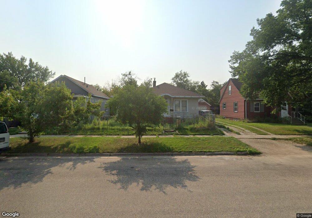 520 3rd Ave SW, Jamestown, ND 58401 - photo 1