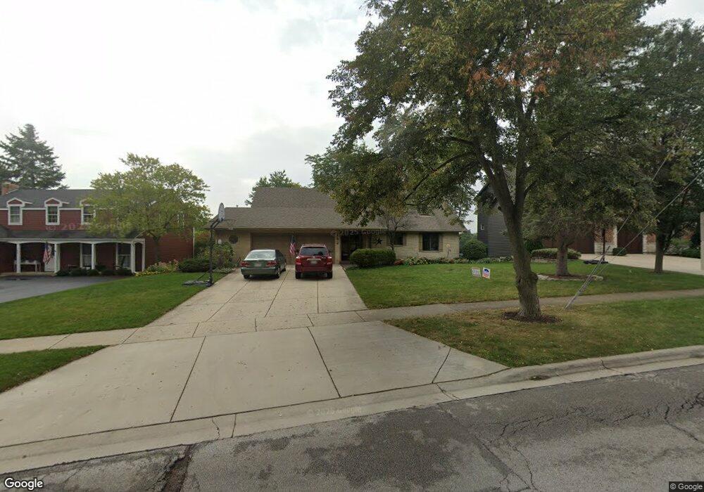 182 W Elm St, Wheaton, IL 60189 - photo 1