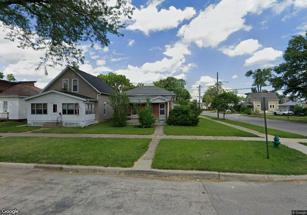 573 10th St SW, Cedar Rapids, IA 52404 - photo 1