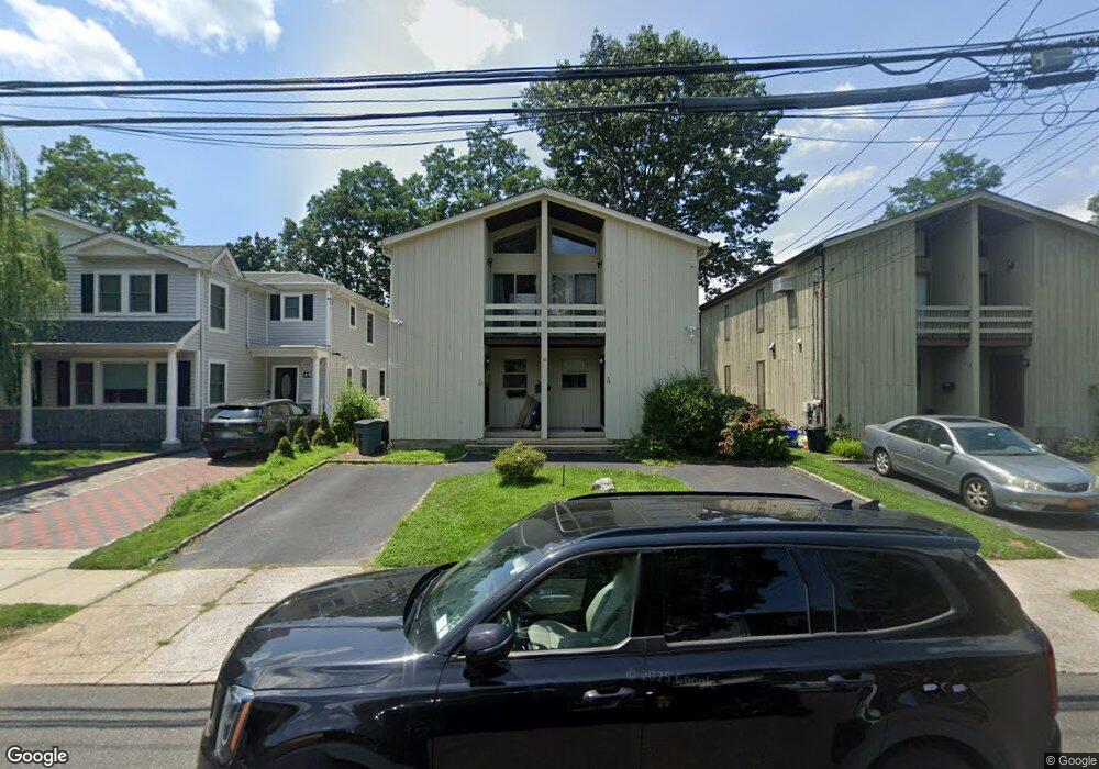 45 Dunwood Rd unit B, Port Washington, NY 11050 - photo 1