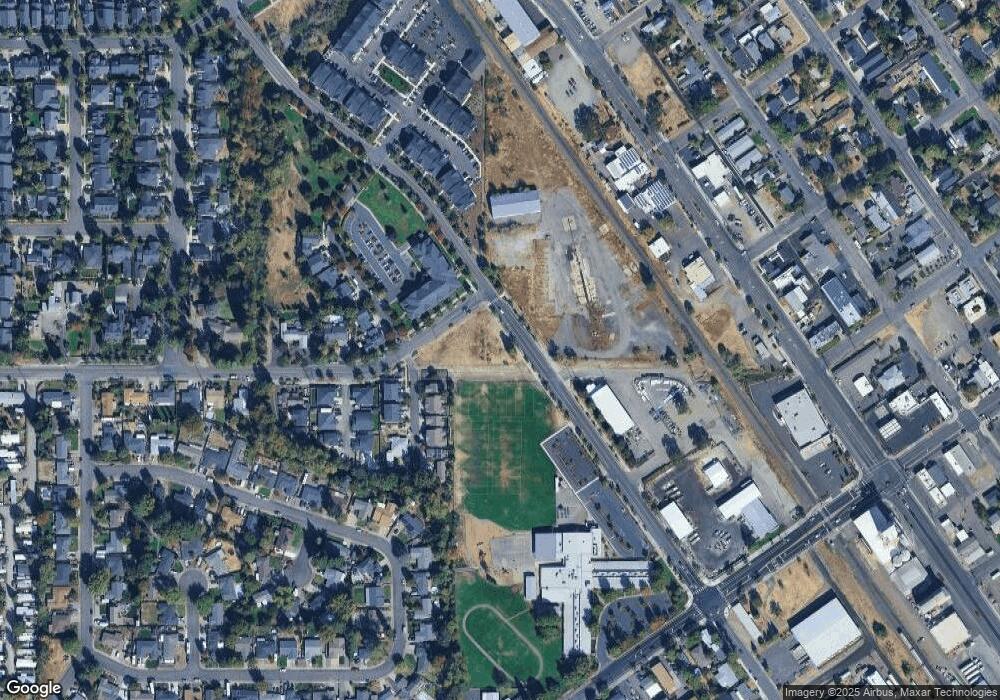 355 N Haskell St, Central Point, OR 97502 - photo 1