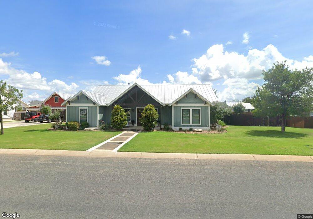 908 Hawthorn Ln unit 19, Fredericksburg, TX 78624 - photo 1