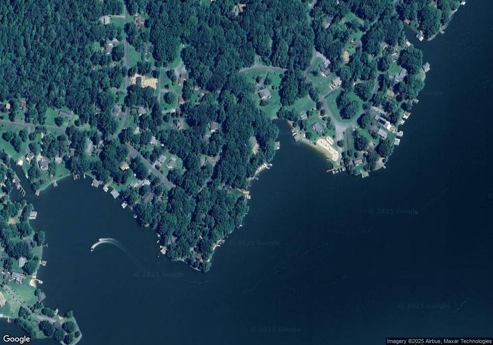 1201 N Lakeshore Dr, Louisa, VA 23093 - photo 1