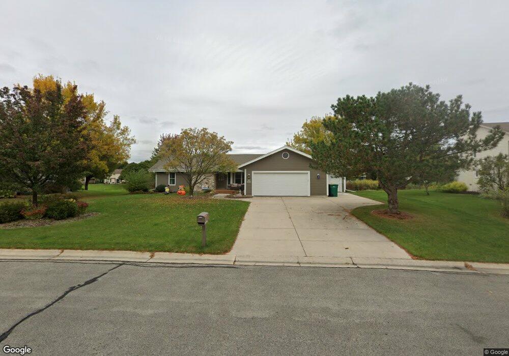 N106W16124 Fieldstone Pass, Germantown, WI 53022 - photo 1