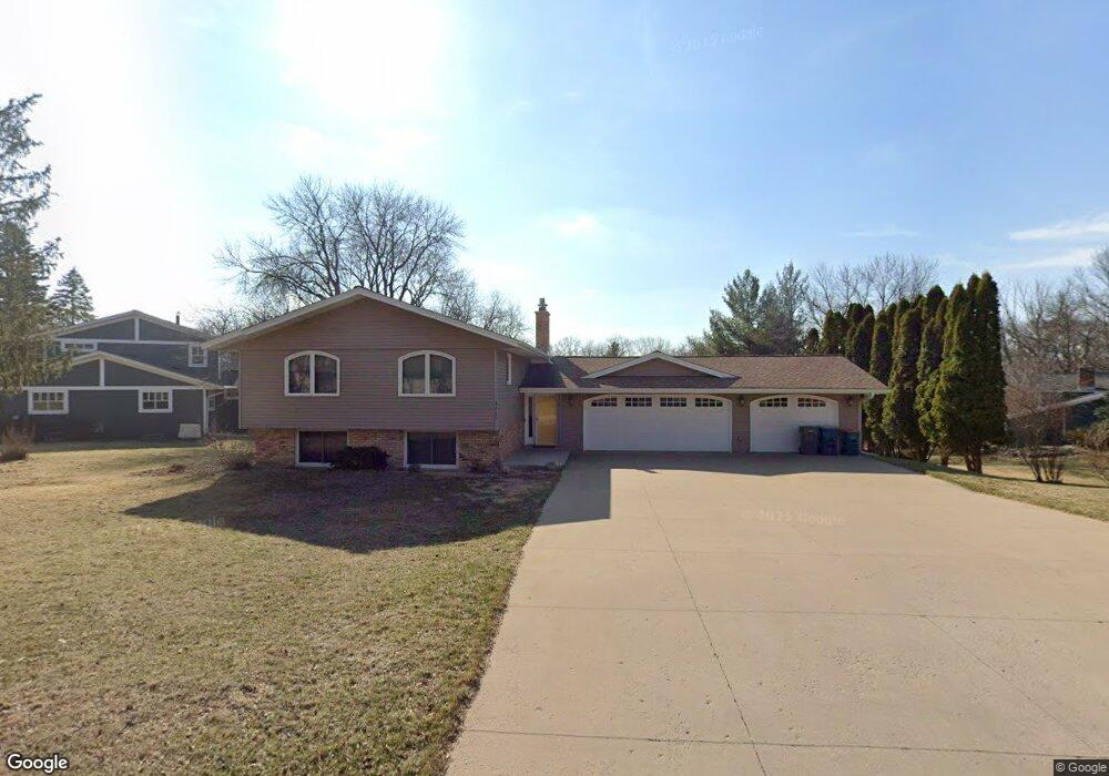 5720 Creek Park Dr, Minnetonka, MN 55345 - photo 1