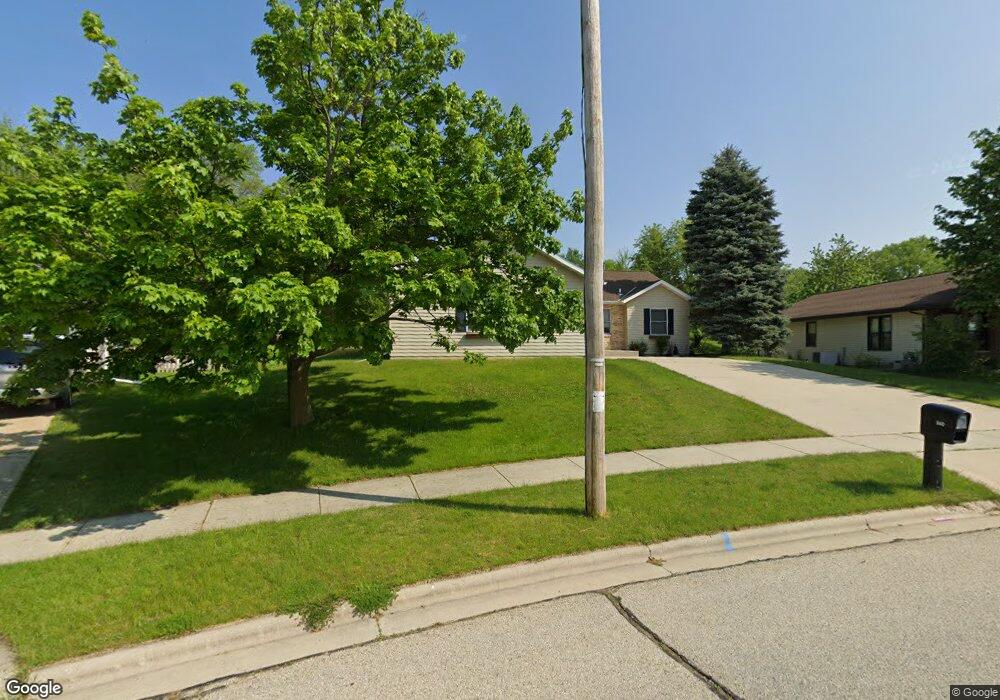 940 Shepherds Dr, West Bend, WI 53090 - photo 1