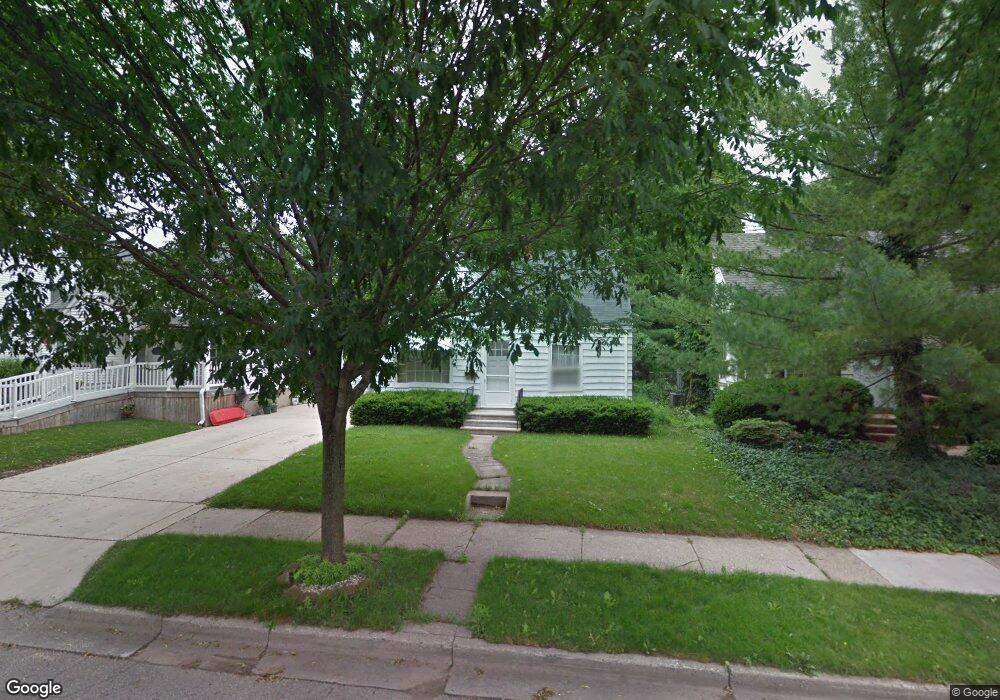 1121 Pershing Dr, Lansing, MI 48910 - photo 1