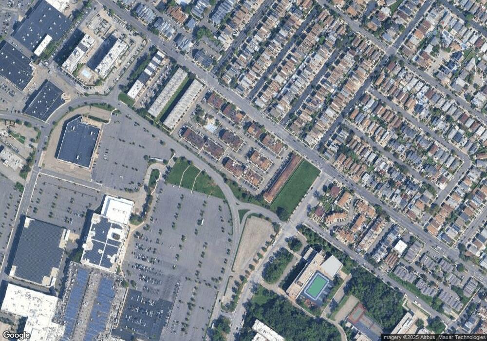 34 Daffodil Ln unit A, Staten Island, NY 10314 - photo 1