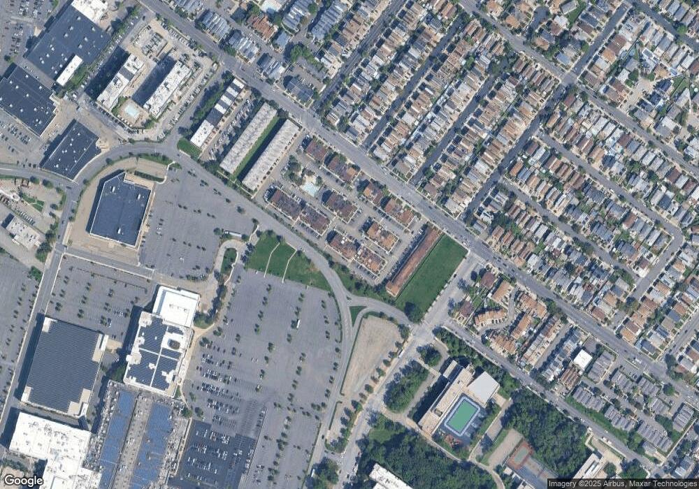 38A Daffodil Ln unit 70, Staten Island, NY 10314 - photo 1