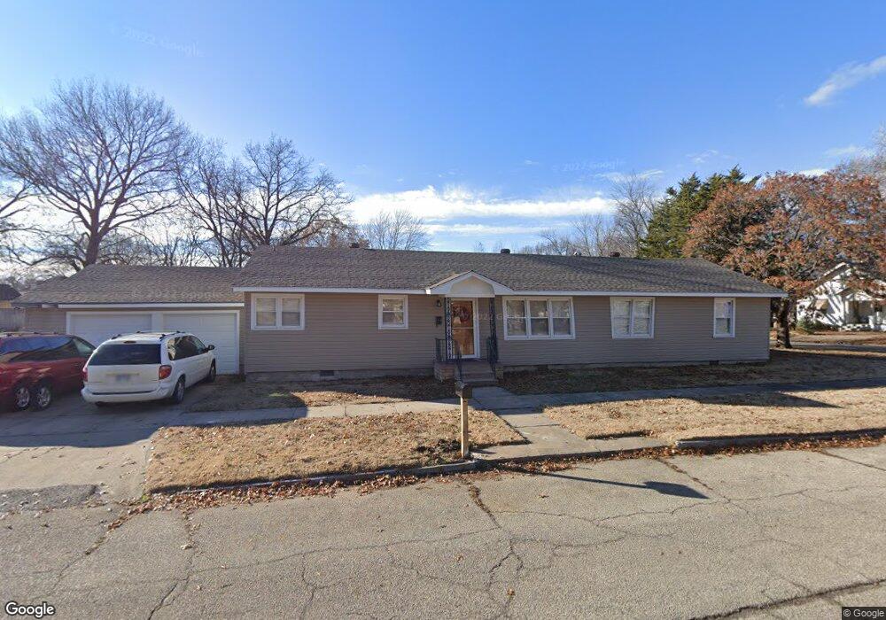 320 N 24th St, Parsons, KS 67357 - photo 1