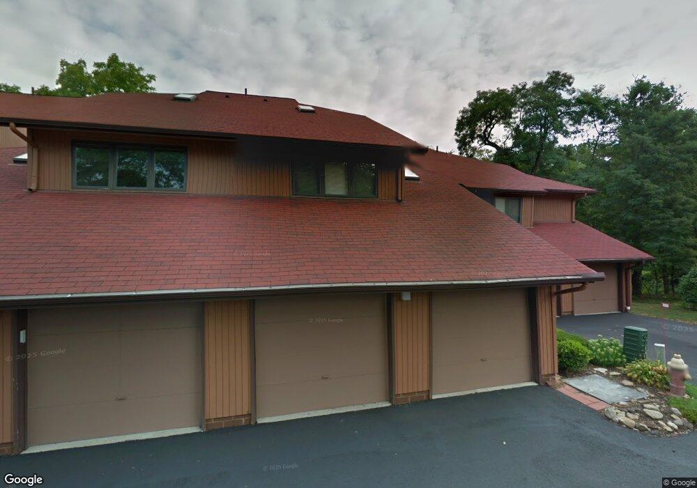 25050 Mill River Rd unit 25050, Olmsted Falls, OH 44138 - photo 1