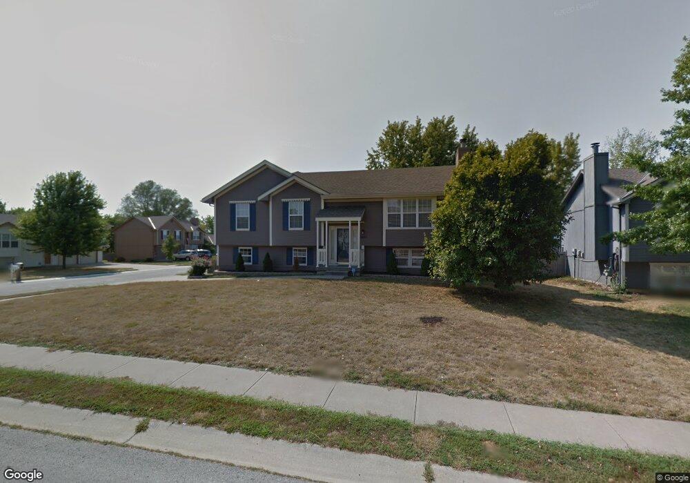 1601 W Christi Ln, Raymore, MO 64083 - photo 1